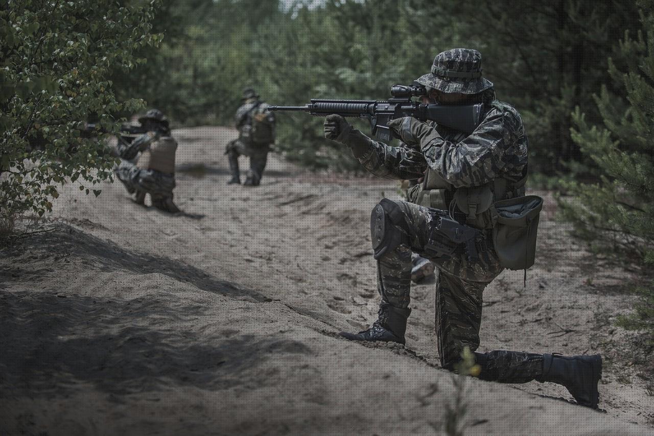Review de militares de la otan